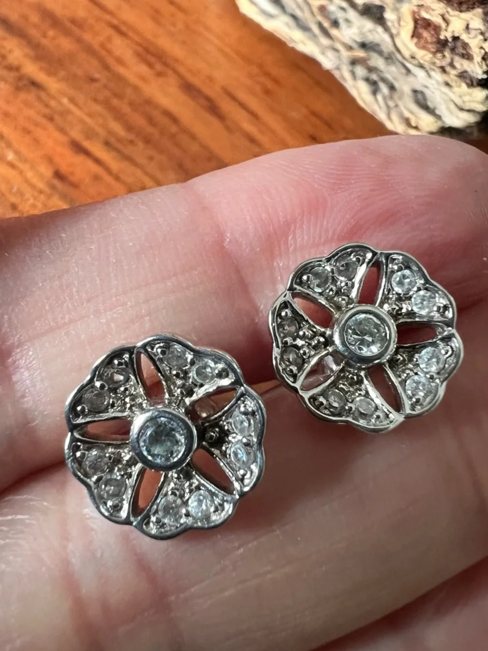 Artisan 925 Sterling Silver Floral CZ Stud Earrings Rhodium Plated 1/2” - Picture 4 of 5